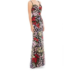 Mac Duggal
Floral Embroidery Lace Column Gown, size:0, used only once
